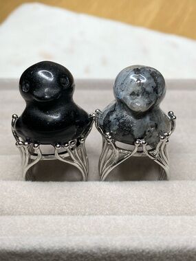 Artisan Duck-Shaped Stone Ring in Black or Gray